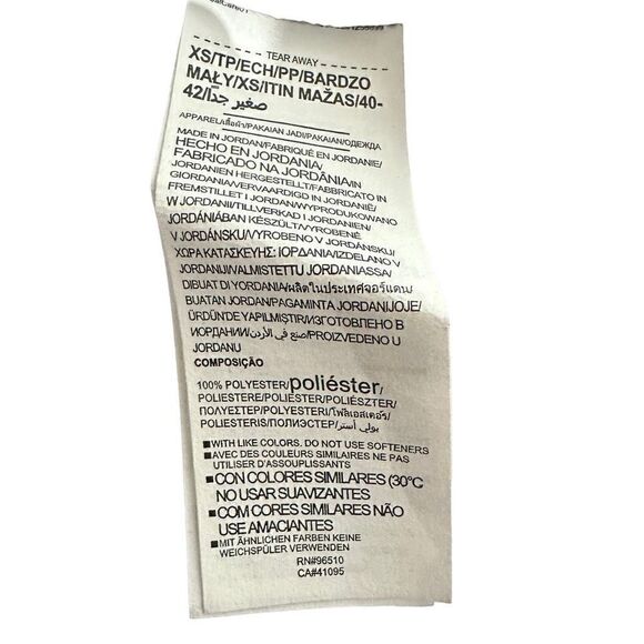 NWOT Under Armour Women's UA Tech™ V-Neck - Picture 9 of 10